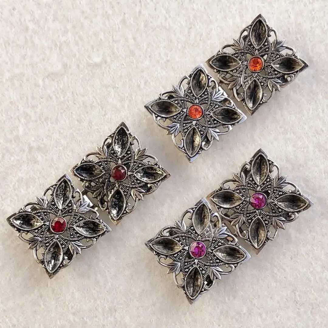 Kleine Trachtenschließe mit Swarovski orange – Bild 9 – Chiemgauer Heimatwerk Trachten-Onlineshop Kleine Trachtenschließe mit Swarovski orange - Bild 9 - Chiemgauer Heimatwerk Trachten-Onlineshop