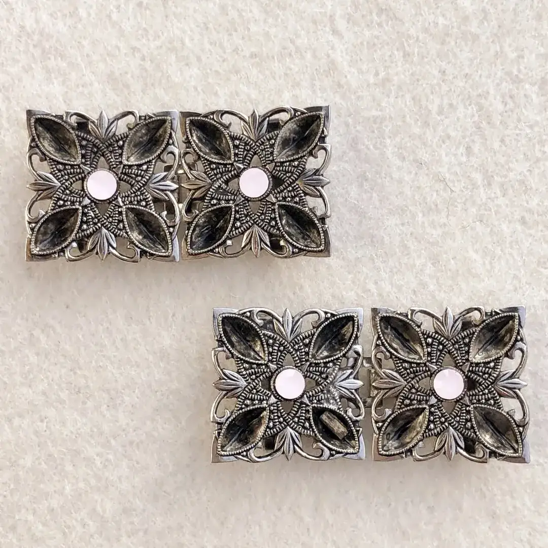 Kleine Trachtenschließe mit Swarovski rosa – Bild 2 – Chiemgauer Heimatwerk Trachten-Onlineshop Kleine Trachtenschließe mit Swarovski rosa - Bild 2 - Chiemgauer Heimatwerk Trachten-Onlineshop