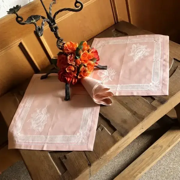 Leinen Serviette in altrosa – Bild 1 – Chiemgauer Heimatwerk Trachten-Onlineshop Leinen Serviette in altrosa - Bild 1 - Chiemgauer Heimatwerk Trachten-Onlineshop