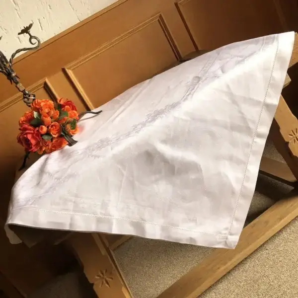 Leinen Tischdecke in weiß No. 1 - Bild 1 - Chiemgauer Heimatwerk Trachten-Onlineshop