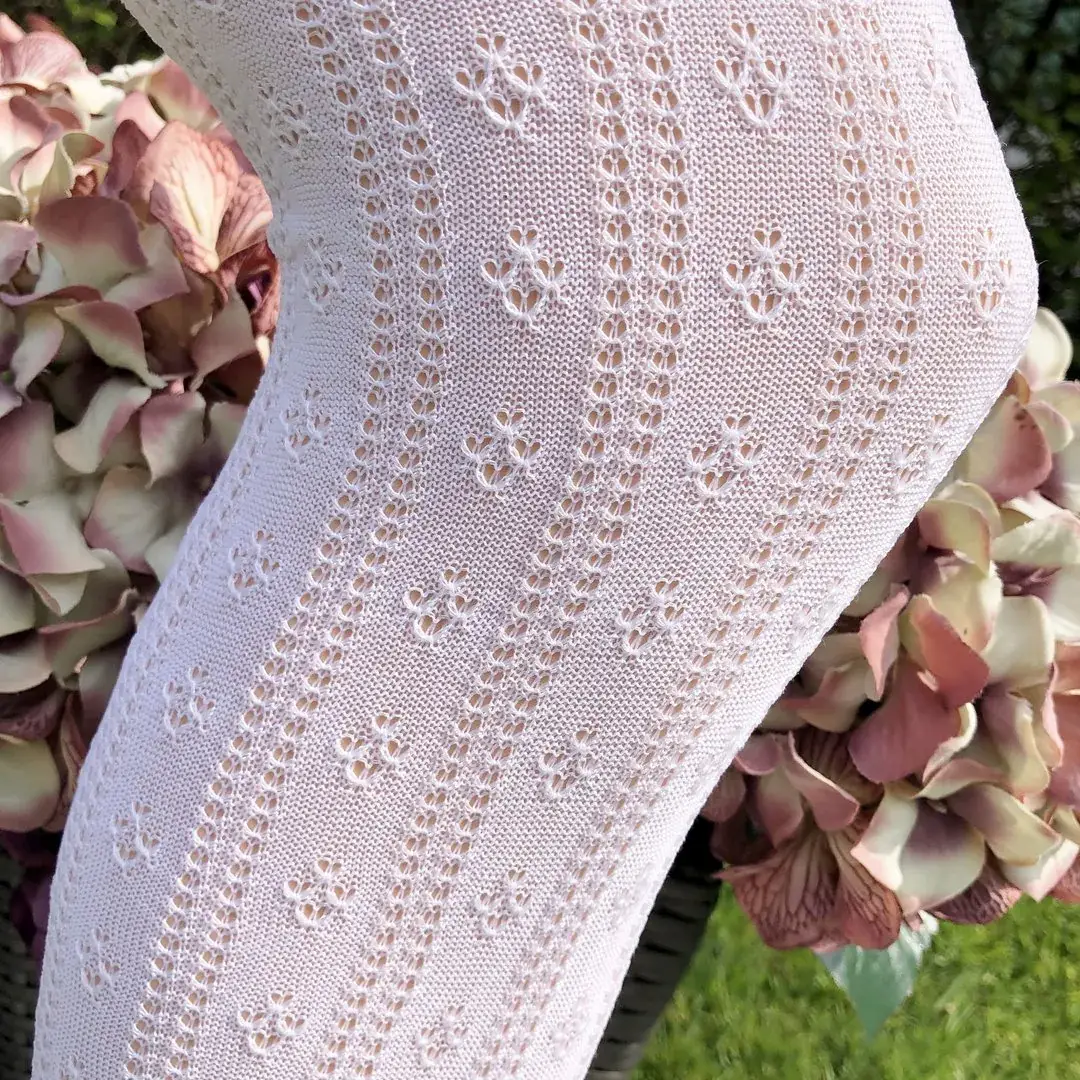 Lusana Trachtenstrumpfhose mit Ajourmuster in weiß – Bild 13 – Chiemgauer Heimatwerk Trachten-Onlineshop Lusana Trachtenstrumpfhose mit Ajourmuster in weiß - Bild 13 - Chiemgauer Heimatwerk Trachten-Onlineshop