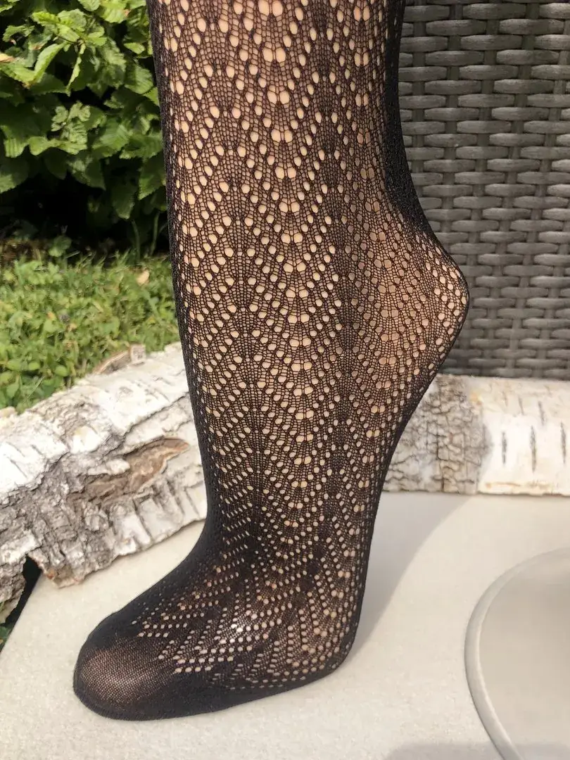 Lusana Trachtenstrumpfhose mit Ajourmuster schwarz „Jasera“ – Bild 14 – Chiemgauer Heimatwerk Trachten-Onlineshop Lusana Trachtenstrumpfhose mit Ajourmuster schwarz „Jasera“ - Bild 14 - Chiemgauer Heimatwerk Trachten-Onlineshop