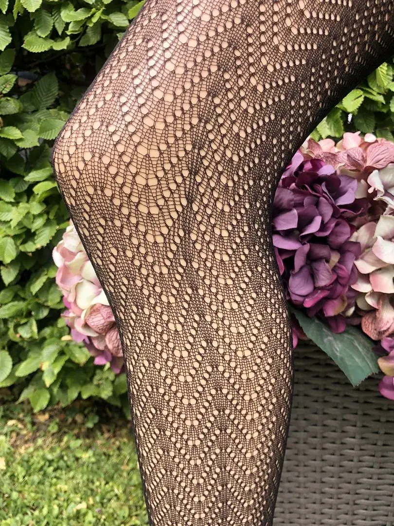 Lusana Trachtenstrumpfhose mit Ajourmuster schwarz „Jasera“ – Bild 7 – Chiemgauer Heimatwerk Trachten-Onlineshop Lusana Trachtenstrumpfhose mit Ajourmuster schwarz „Jasera“ - Bild 7 - Chiemgauer Heimatwerk Trachten-Onlineshop