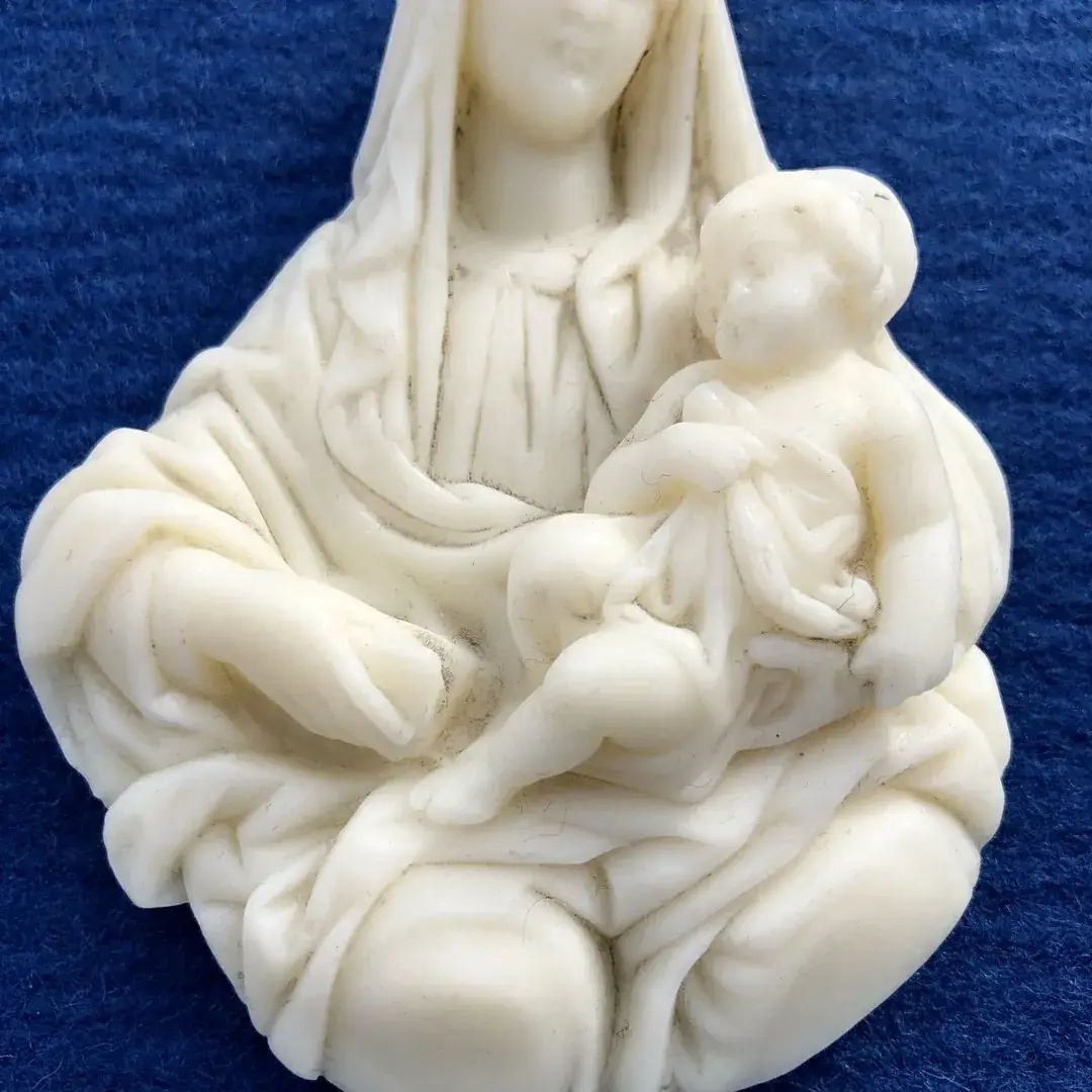 Madonna weiß handgefertigte Wachsmodel für Klosterarbeit – Bild 9 – Chiemgauer Heimatwerk Trachten-Onlineshop Madonna weiß handgefertigte Wachsmodel für Klosterarbeit - Bild 9 - Chiemgauer Heimatwerk Trachten-Onlineshop