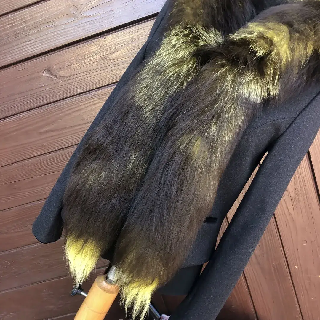 Pelz-Stola aus Fuchs in olivgrün – Bild 3 – Chiemgauer Heimatwerk Trachten-Onlineshop Pelz-Stola aus Fuchs in olivgrün - Bild 3 - Chiemgauer Heimatwerk Trachten-Onlineshop