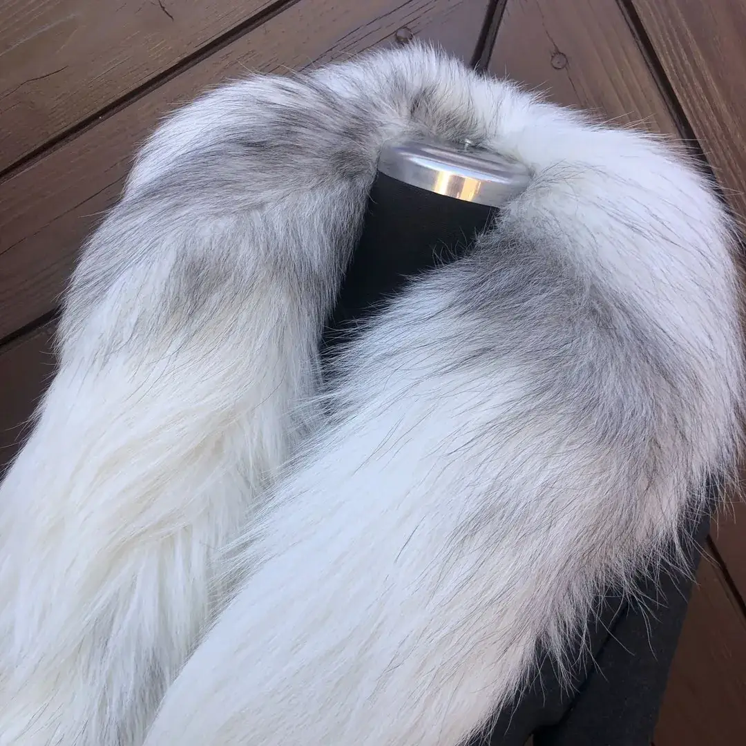 Pelz-Stola aus Fuchs in weiß-meliert – Bild 10 – Chiemgauer Heimatwerk Trachten-Onlineshop Pelz-Stola aus Fuchs in weiß-meliert - Bild 10 - Chiemgauer Heimatwerk Trachten-Onlineshop