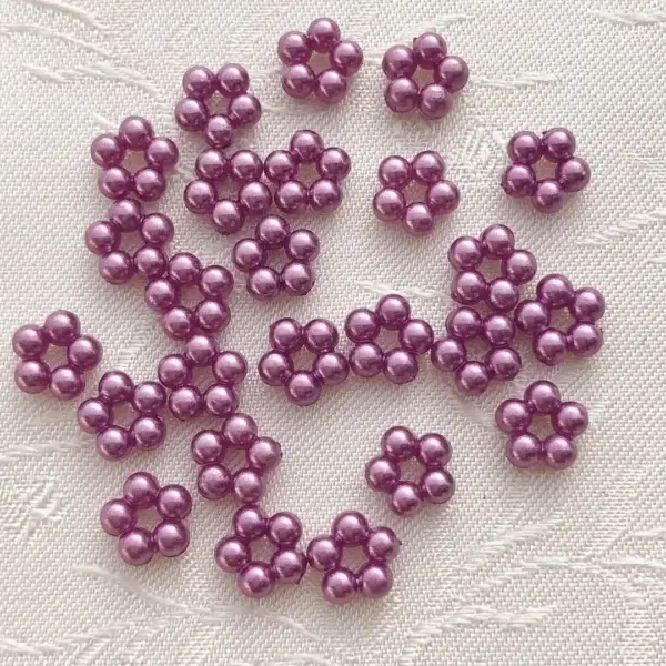 Perlenblume cyclam 5 mm – Bild 1 – Chiemgauer Heimatwerk Trachten-Onlineshop Perlenblume cyclam 5 mm - Bild 1 - Chiemgauer Heimatwerk Trachten-Onlineshop