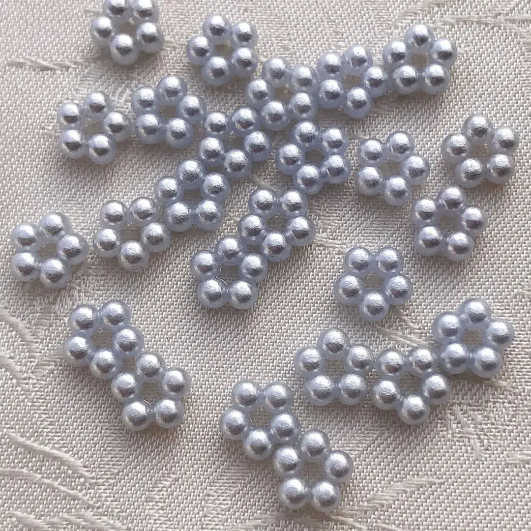 Perlenblume eisblau 5 mm – Bild 5 – Chiemgauer Heimatwerk Trachten-Onlineshop Perlenblume eisblau 5 mm - Bild 5 - Chiemgauer Heimatwerk Trachten-Onlineshop