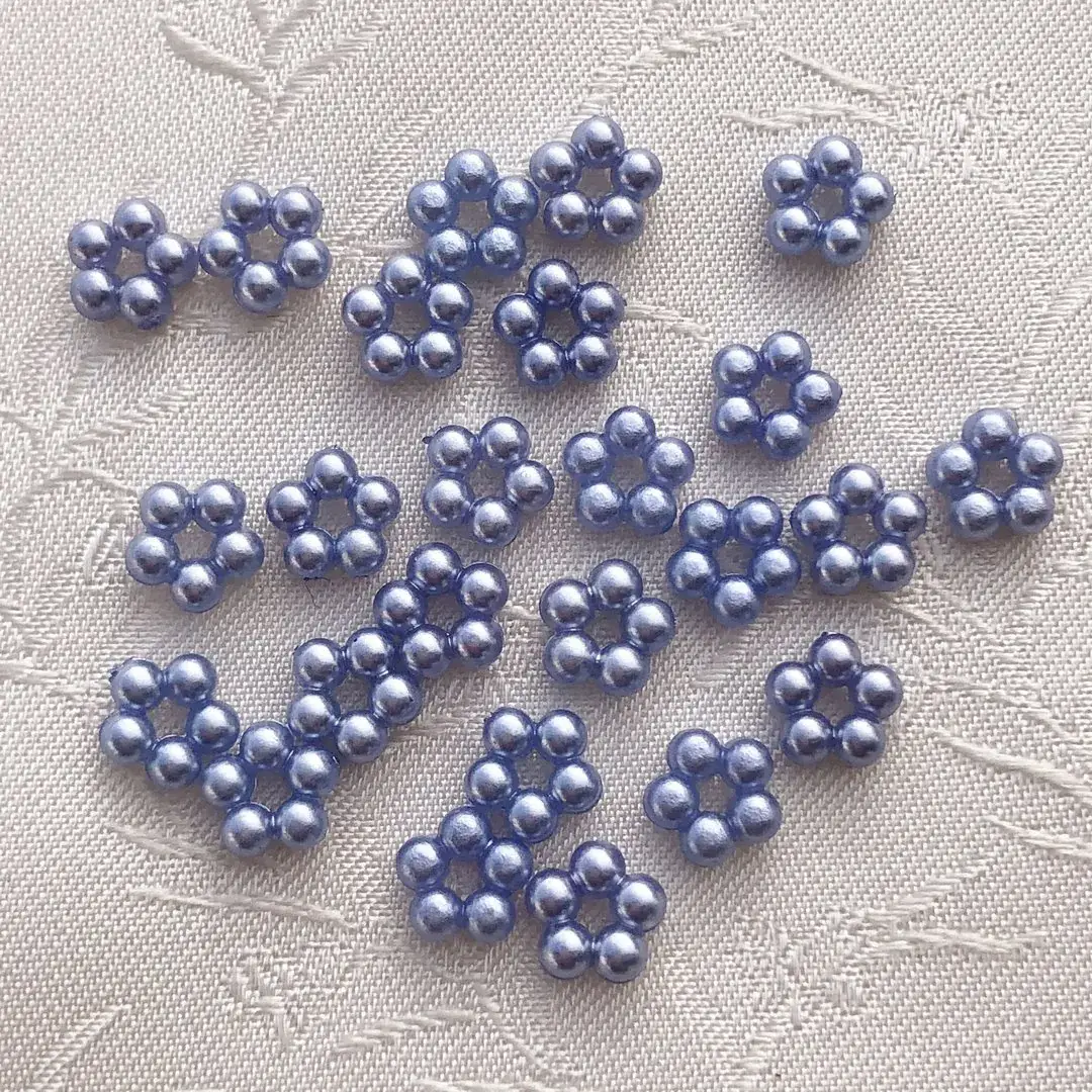 Perlenblume himmelblau 5 mm – Bild 1 – Chiemgauer Heimatwerk Trachten-Onlineshop Perlenblume himmelblau 5 mm - Bild 1 - Chiemgauer Heimatwerk Trachten-Onlineshop