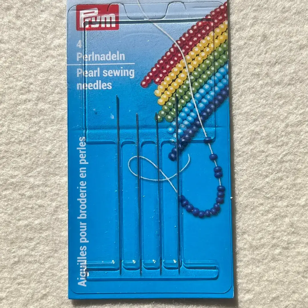 Perlennadeln Goldsticknadeln extra fein & lang 4 Stück – Bild 2 – Chiemgauer Heimatwerk Trachten-Onlineshop Perlennadeln Goldsticknadeln extra fein & lang 4 Stück - Bild 2 - Chiemgauer Heimatwerk Trachten-Onlineshop