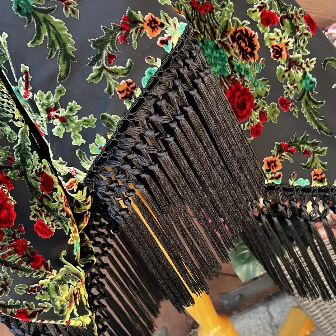 Plüschtuch Samttuch mehrfarbig – Bild 22 – Chiemgauer Heimatwerk Trachten-Onlineshop Plüschtuch Samttuch mehrfarbig - Bild 22 - Chiemgauer Heimatwerk Trachten-Onlineshop