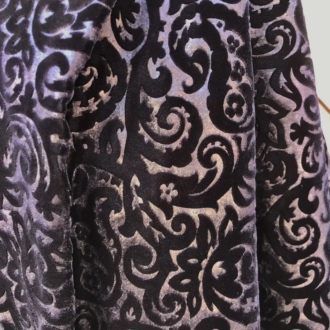 Plüschtuch Schalktuch Tölzer Tuch „Paisley“ – Bild 15 – Chiemgauer Heimatwerk Trachten-Onlineshop Plüschtuch Schalktuch Tölzer Tuch „Paisley“ - Bild 15 - Chiemgauer Heimatwerk Trachten-Onlineshop