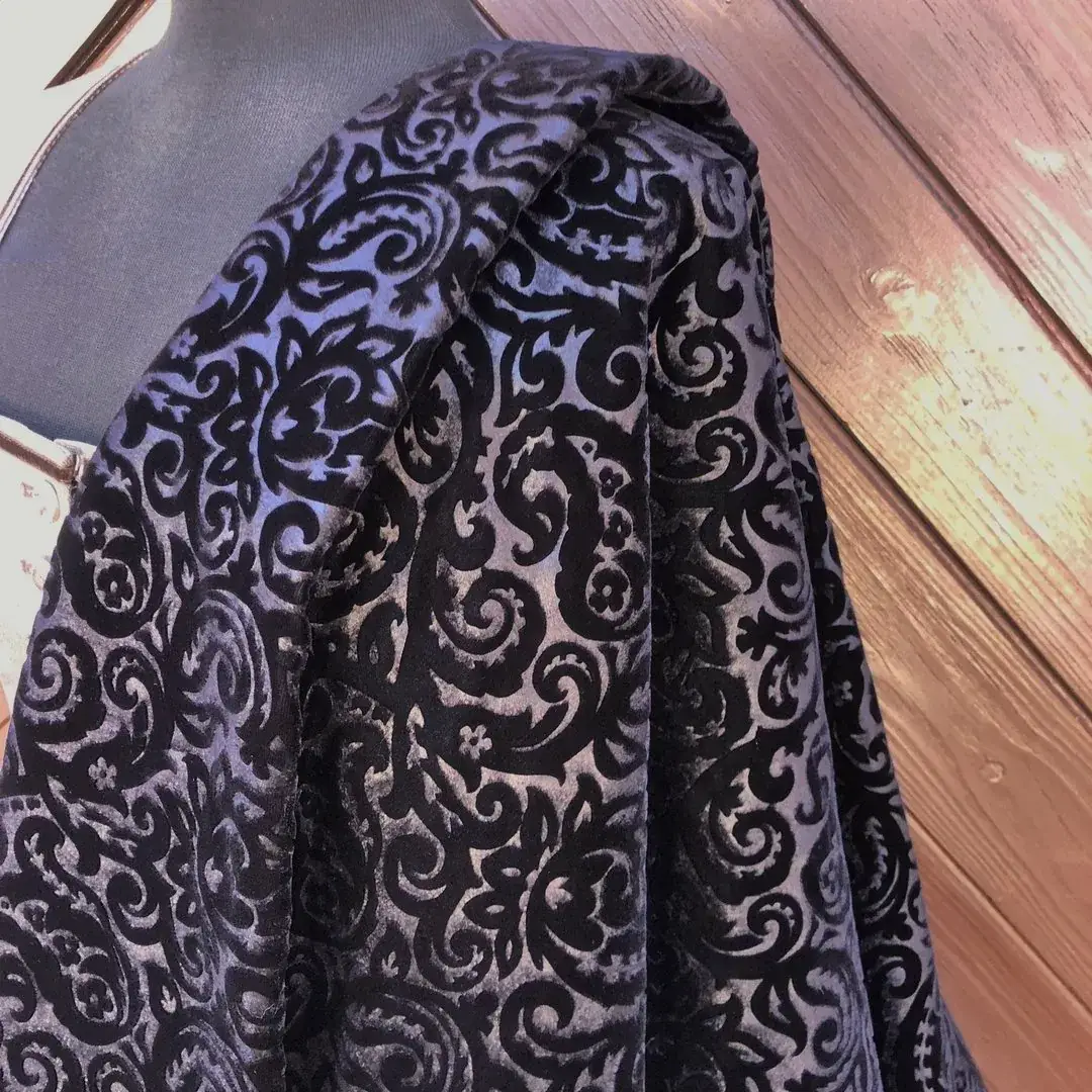 Plüschtuch Schalktuch Tölzer Tuch „Paisley“ – Bild 16 – Chiemgauer Heimatwerk Trachten-Onlineshop Plüschtuch Schalktuch Tölzer Tuch „Paisley“ - Bild 16 - Chiemgauer Heimatwerk Trachten-Onlineshop