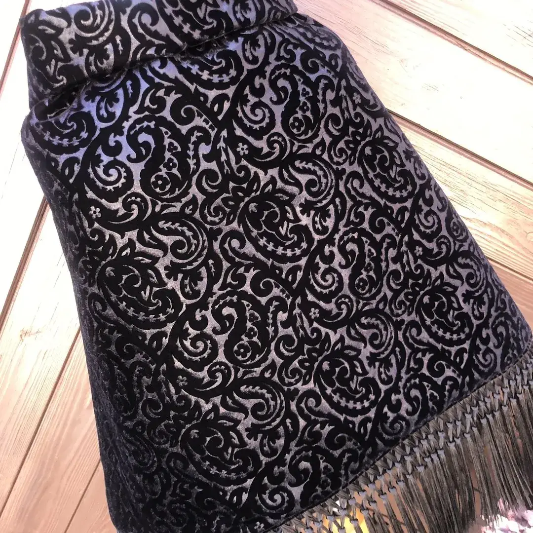 Plüschtuch Schalktuch Tölzer Tuch „Paisley“ – Bild 20 – Chiemgauer Heimatwerk Trachten-Onlineshop Plüschtuch Schalktuch Tölzer Tuch „Paisley“ - Bild 20 - Chiemgauer Heimatwerk Trachten-Onlineshop