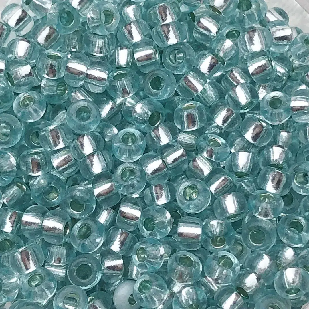 Rocailles Glasperlen aquamarine No. 32 – Bild 6 – Chiemgauer Heimatwerk Trachten-Onlineshop Rocailles Glasperlen aquamarine No. 32 - Bild 6 - Chiemgauer Heimatwerk Trachten-Onlineshop