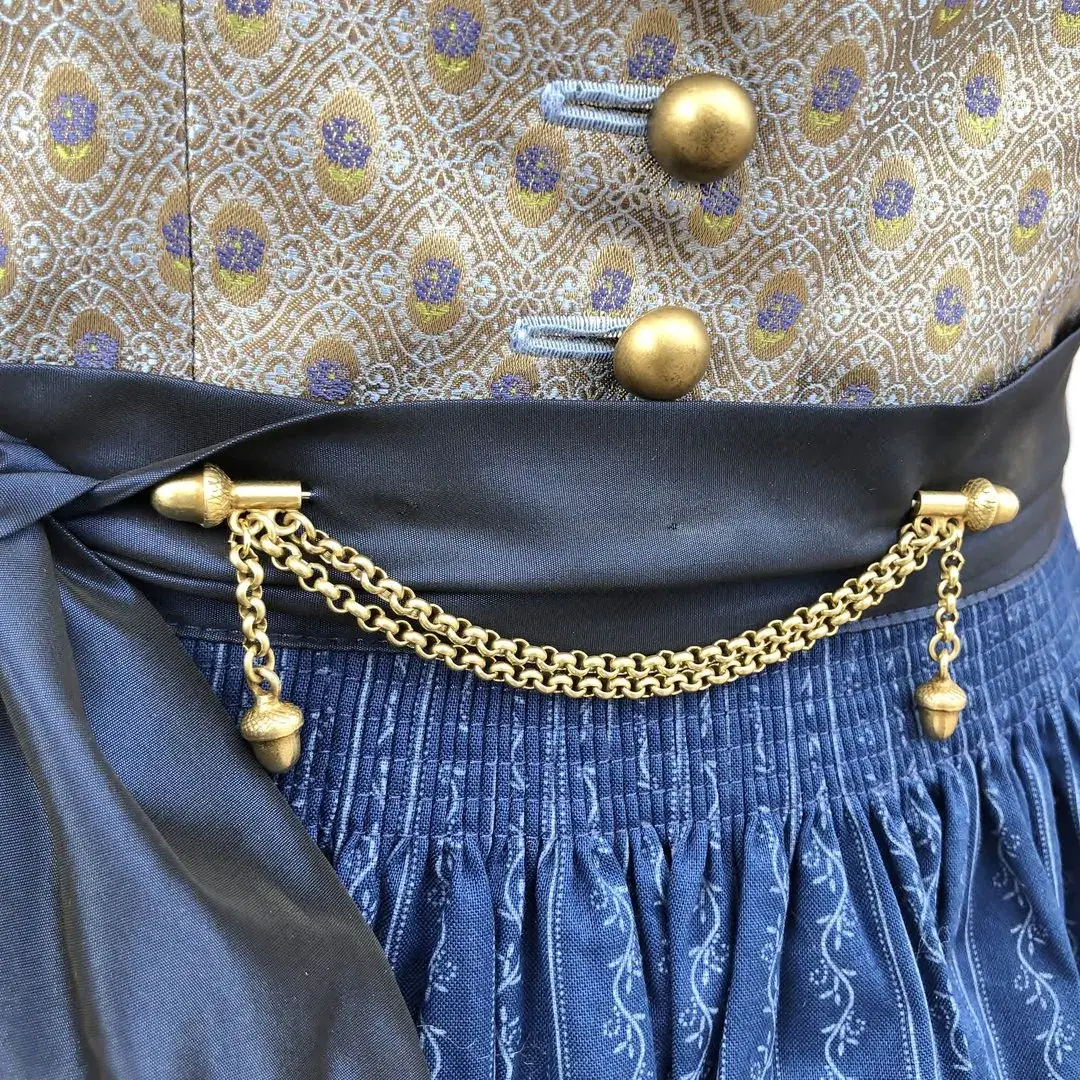 Schürzennadel Tuchnadel doppelt altgold matt – Bild 11 – Chiemgauer Heimatwerk Trachten-Onlineshop Schürzennadel Tuchnadel doppelt altgold matt - Bild 11 - Chiemgauer Heimatwerk Trachten-Onlineshop