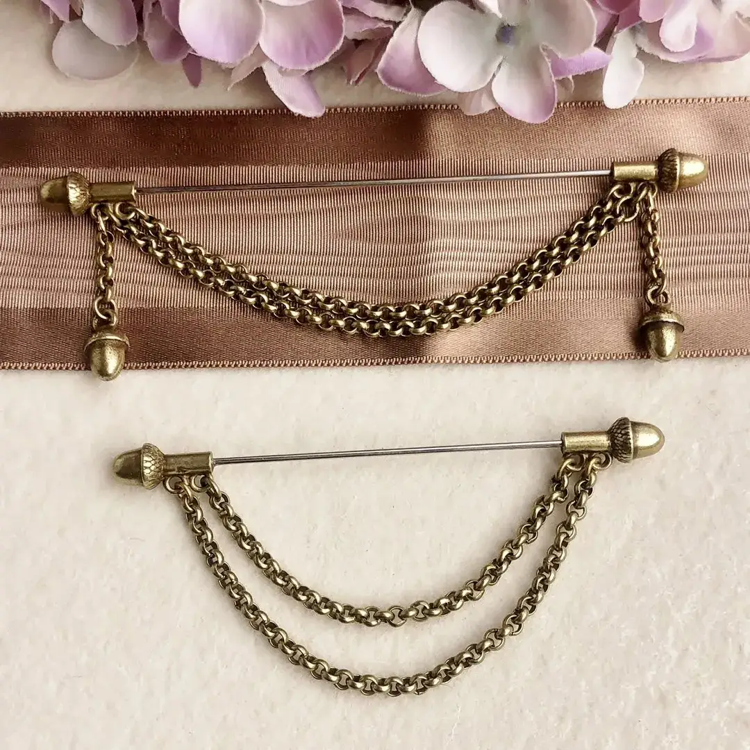 Schürzennadel Tuchnadel einfach altgold matt – Bild 21 – Chiemgauer Heimatwerk Trachten-Onlineshop Schürzennadel Tuchnadel einfach altgold matt - Bild 21 - Chiemgauer Heimatwerk Trachten-Onlineshop