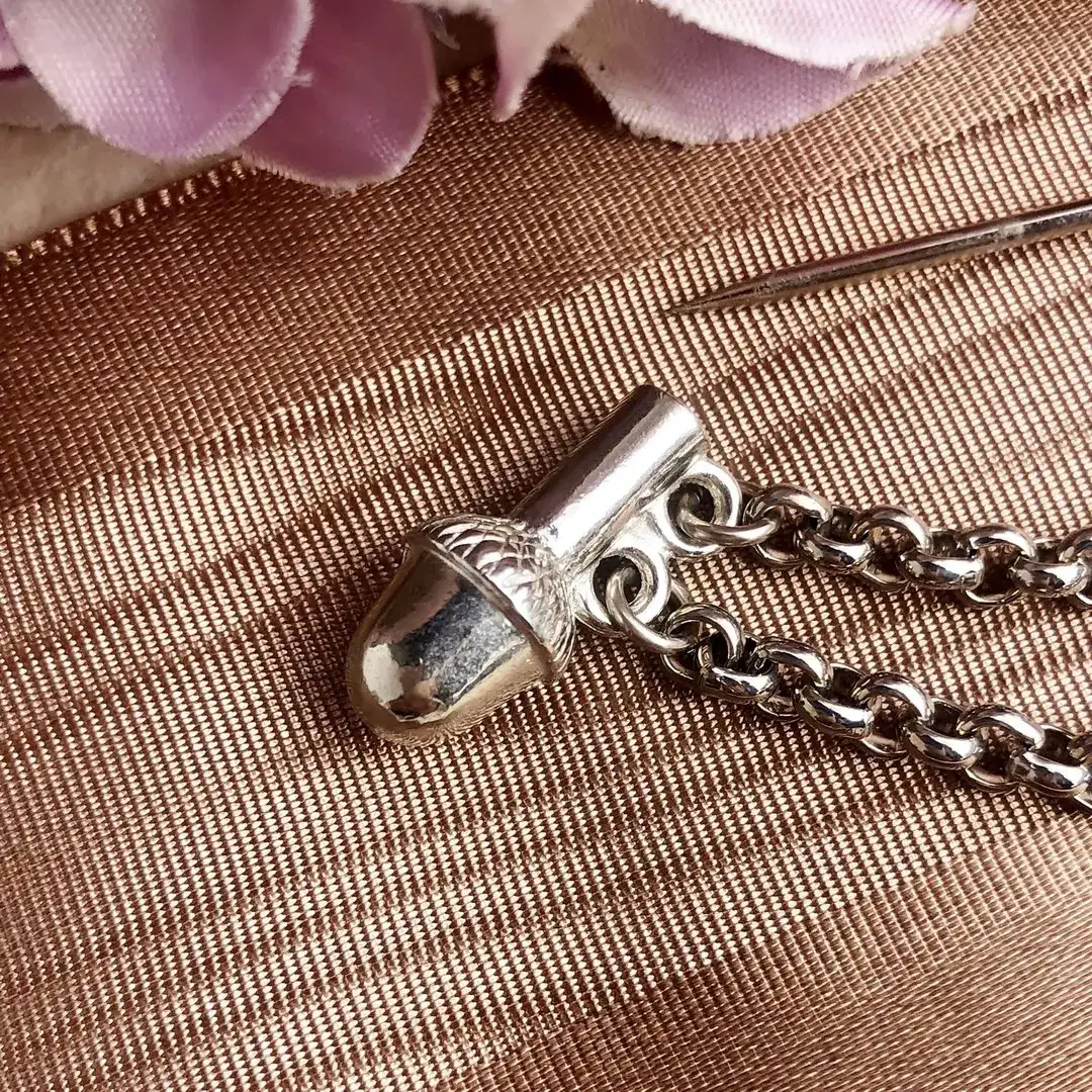 Schürzennadel Tuchnadel klein anik-silber – Bild 9 – Chiemgauer Heimatwerk Trachten-Onlineshop Schürzennadel Tuchnadel klein anik-silber - Bild 9 - Chiemgauer Heimatwerk Trachten-Onlineshop