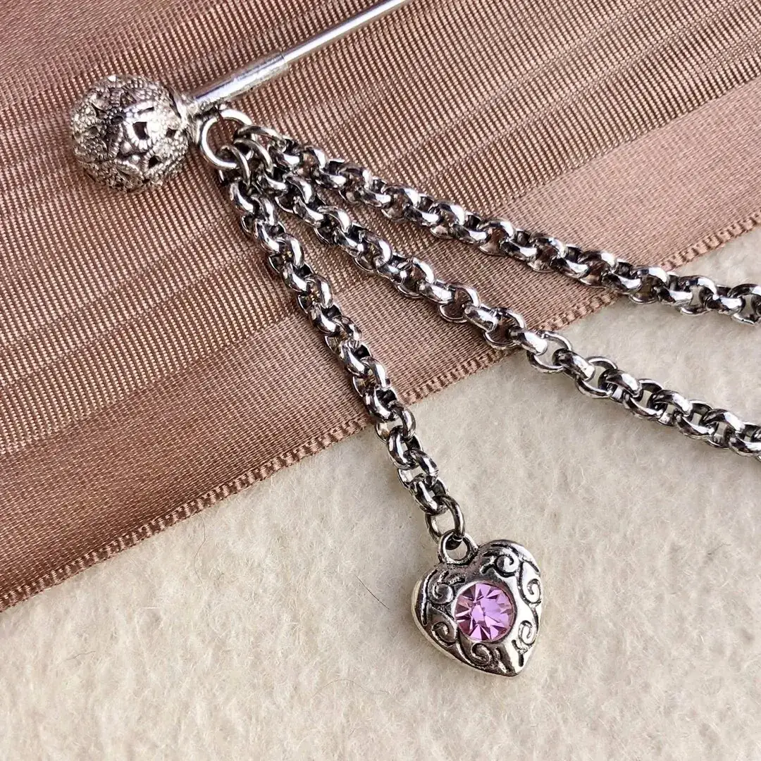 Schürzennadel Tuchnadel mit Herz rosa – Bild 4 – Chiemgauer Heimatwerk Trachten-Onlineshop Schürzennadel Tuchnadel mit Herz rosa - Bild 4 - Chiemgauer Heimatwerk Trachten-Onlineshop