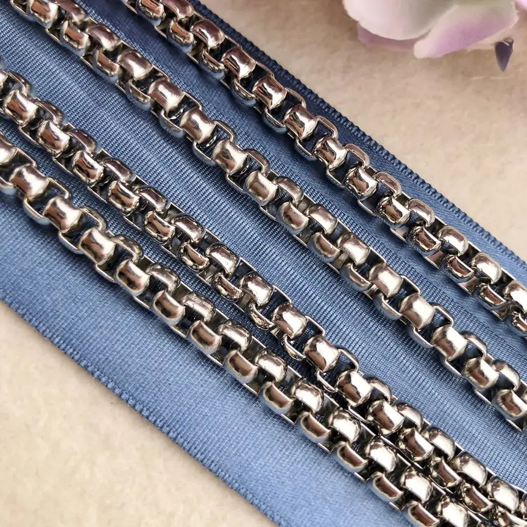 Schulterkette Taschenriemen antik-silber No. 1 – Bild 13 – Chiemgauer Heimatwerk Trachten-Onlineshop Schulterkette Taschenriemen antik-silber No. 1 - Bild 13 - Chiemgauer Heimatwerk Trachten-Onlineshop