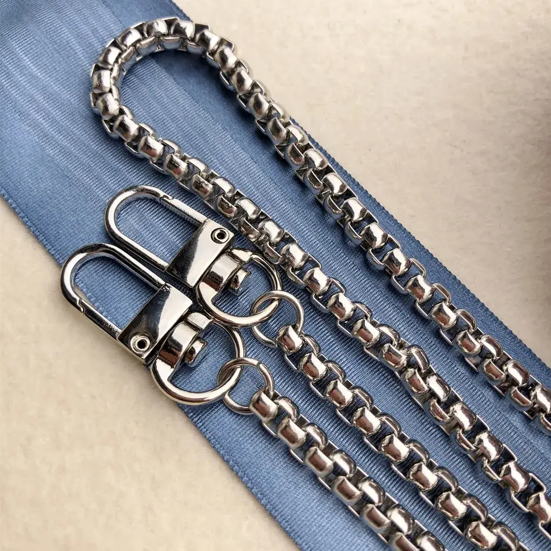 Schulterkette Taschenriemen antik-silber No. 1 – Bild 14 – Chiemgauer Heimatwerk Trachten-Onlineshop Schulterkette Taschenriemen antik-silber No. 1 - Bild 14 - Chiemgauer Heimatwerk Trachten-Onlineshop