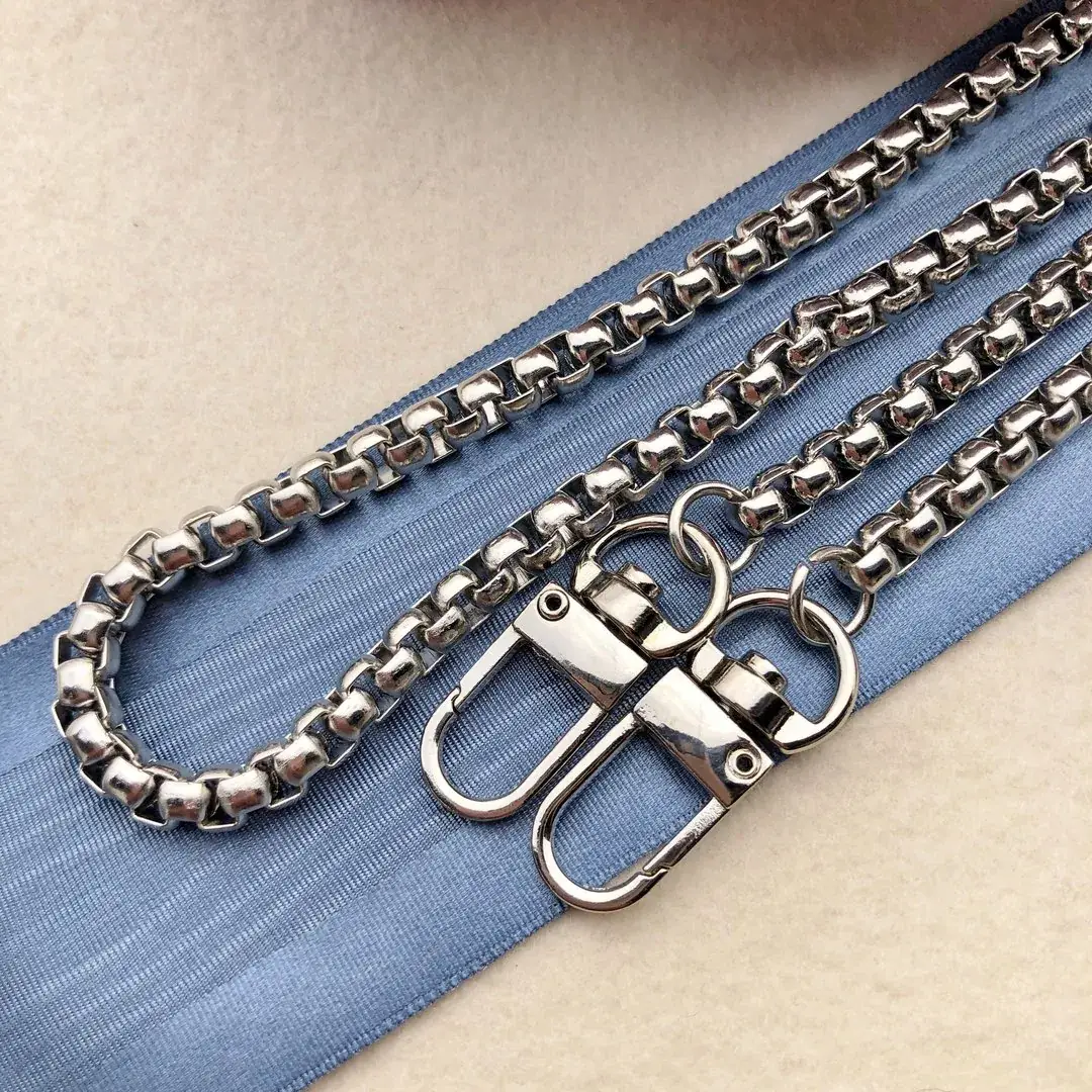 Schulterkette Taschenriemen antik-silber No. 1 – Bild 2 – Chiemgauer Heimatwerk Trachten-Onlineshop Schulterkette Taschenriemen antik-silber No. 1 - Bild 2 - Chiemgauer Heimatwerk Trachten-Onlineshop