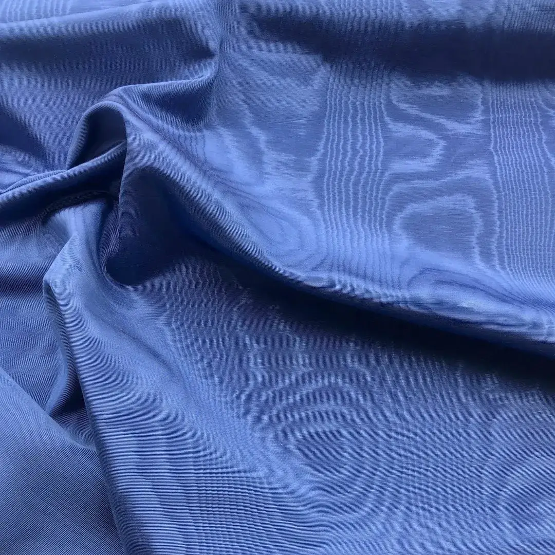 Schwerer Moiré in himmelblau No. 1 – Bild 8 – Chiemgauer Heimatwerk Trachten-Onlineshop Schwerer Moiré in himmelblau No. 1 - Bild 8 - Chiemgauer Heimatwerk Trachten-Onlineshop