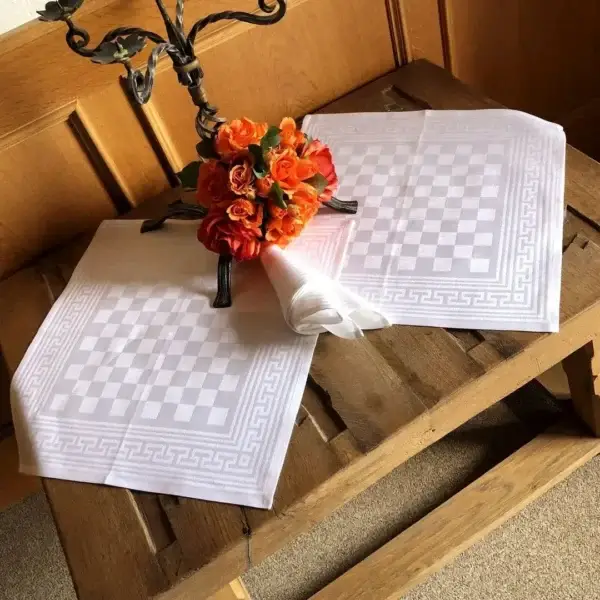 Stoff Serviette in weiß – Bild 1 – Chiemgauer Heimatwerk Trachten-Onlineshop Stoff Serviette in weiß - Bild 1 - Chiemgauer Heimatwerk Trachten-Onlineshop
