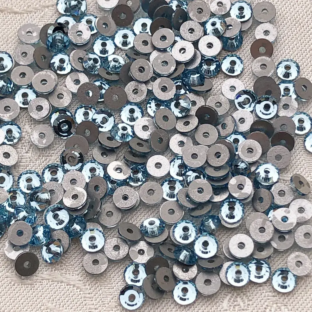 Swarovski Lochstrass aquamarine 3 mm – Bild 4 – Chiemgauer Heimatwerk Trachten-Onlineshop Swarovski Lochstrass aquamarine 3 mm - Bild 4 - Chiemgauer Heimatwerk Trachten-Onlineshop