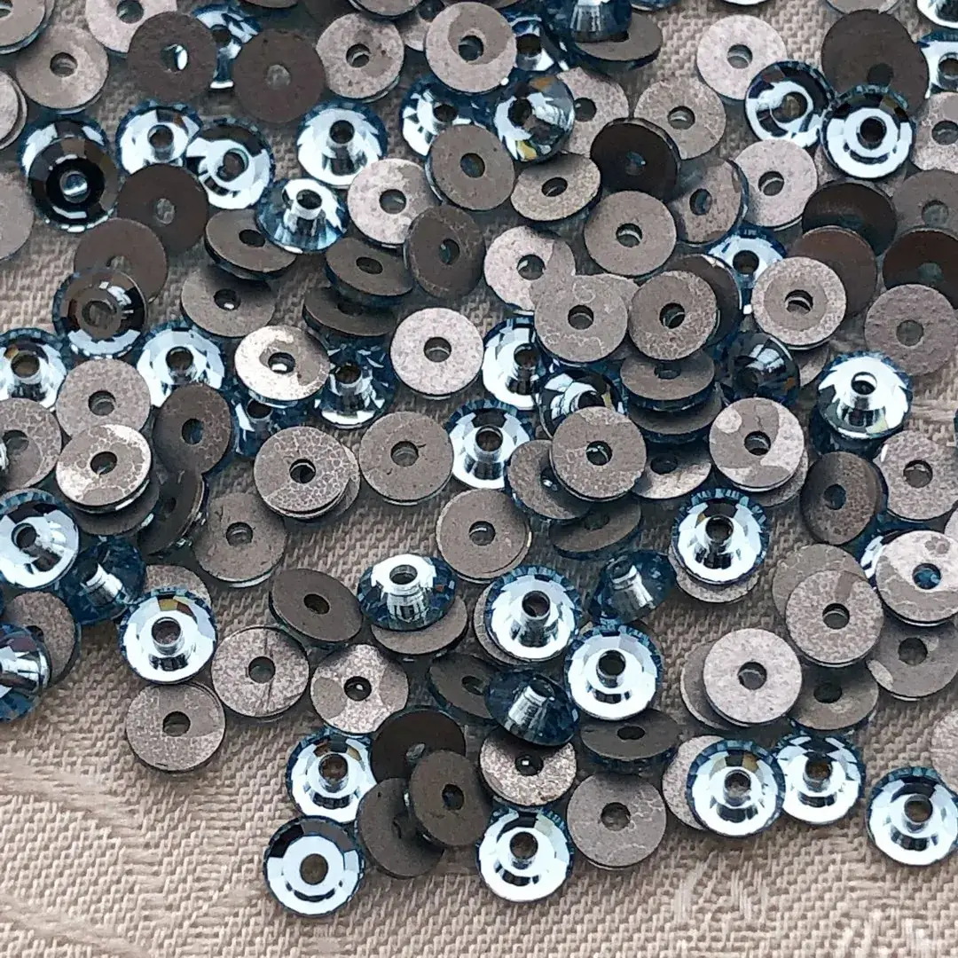 Swarovski Lochstrass aquamarine 3 mm – Bild 9 – Chiemgauer Heimatwerk Trachten-Onlineshop Swarovski Lochstrass aquamarine 3 mm - Bild 9 - Chiemgauer Heimatwerk Trachten-Onlineshop
