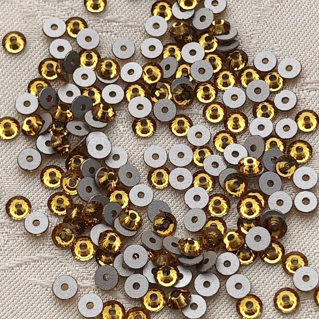 Swarovski Lochstrass bernstein 3 mm – Bild 5 – Chiemgauer Heimatwerk Trachten-Onlineshop Swarovski Lochstrass bernstein 3 mm - Bild 5 - Chiemgauer Heimatwerk Trachten-Onlineshop
