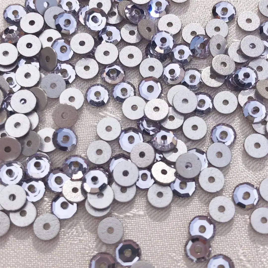 Swarovski Lochstrass flieder 4 mm – Bild 2 – Chiemgauer Heimatwerk Trachten-Onlineshop Swarovski Lochstrass flieder 4 mm - Bild 2 - Chiemgauer Heimatwerk Trachten-Onlineshop