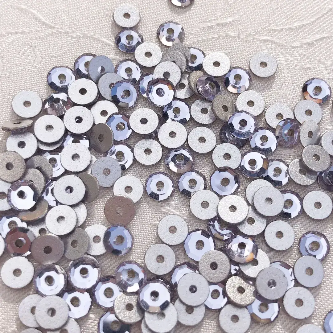 Swarovski Lochstrass flieder 4 mm – Bild 9 – Chiemgauer Heimatwerk Trachten-Onlineshop Swarovski Lochstrass flieder 4 mm - Bild 9 - Chiemgauer Heimatwerk Trachten-Onlineshop