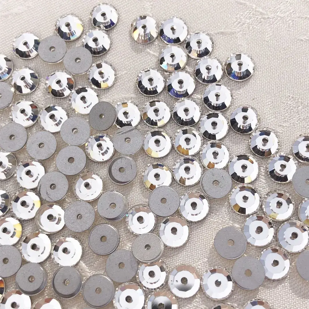 Swarovski Lochstrass kristall 4 mm – Bild 6 – Chiemgauer Heimatwerk Trachten-Onlineshop Swarovski Lochstrass kristall 4 mm - Bild 6 - Chiemgauer Heimatwerk Trachten-Onlineshop