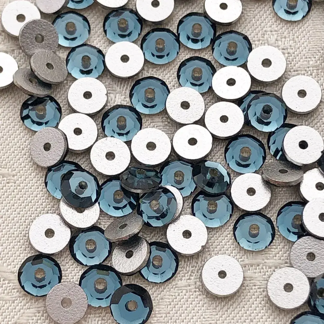 Swarovski Lochstrass rauchblau 5 mm – Bild 9 – Chiemgauer Heimatwerk Trachten-Onlineshop Swarovski Lochstrass rauchblau 5 mm - Bild 9 - Chiemgauer Heimatwerk Trachten-Onlineshop
