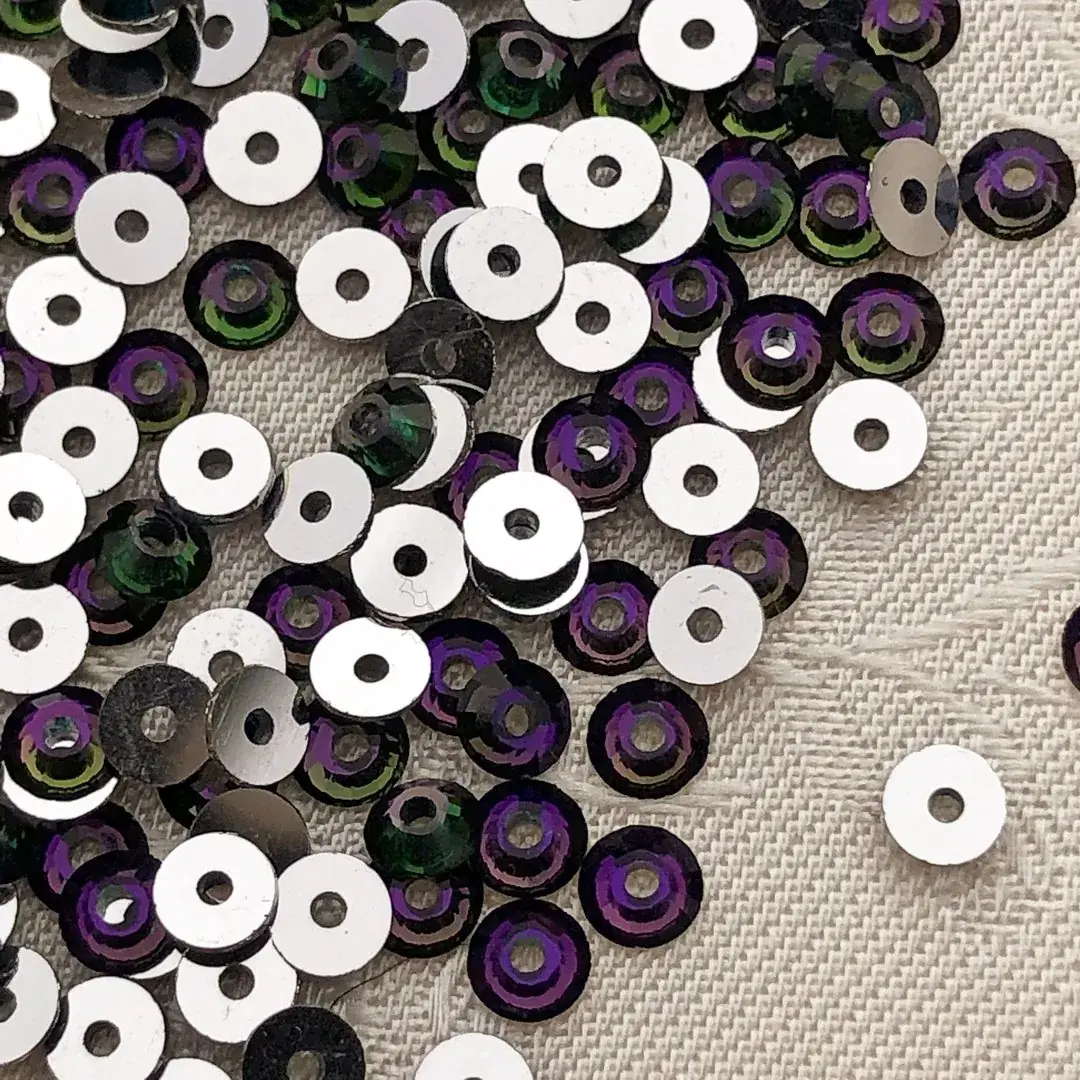 Swarovski Lochstrass violett 3 mm – Bild 10 – Chiemgauer Heimatwerk Trachten-Onlineshop Swarovski Lochstrass violett 3 mm - Bild 10 - Chiemgauer Heimatwerk Trachten-Onlineshop