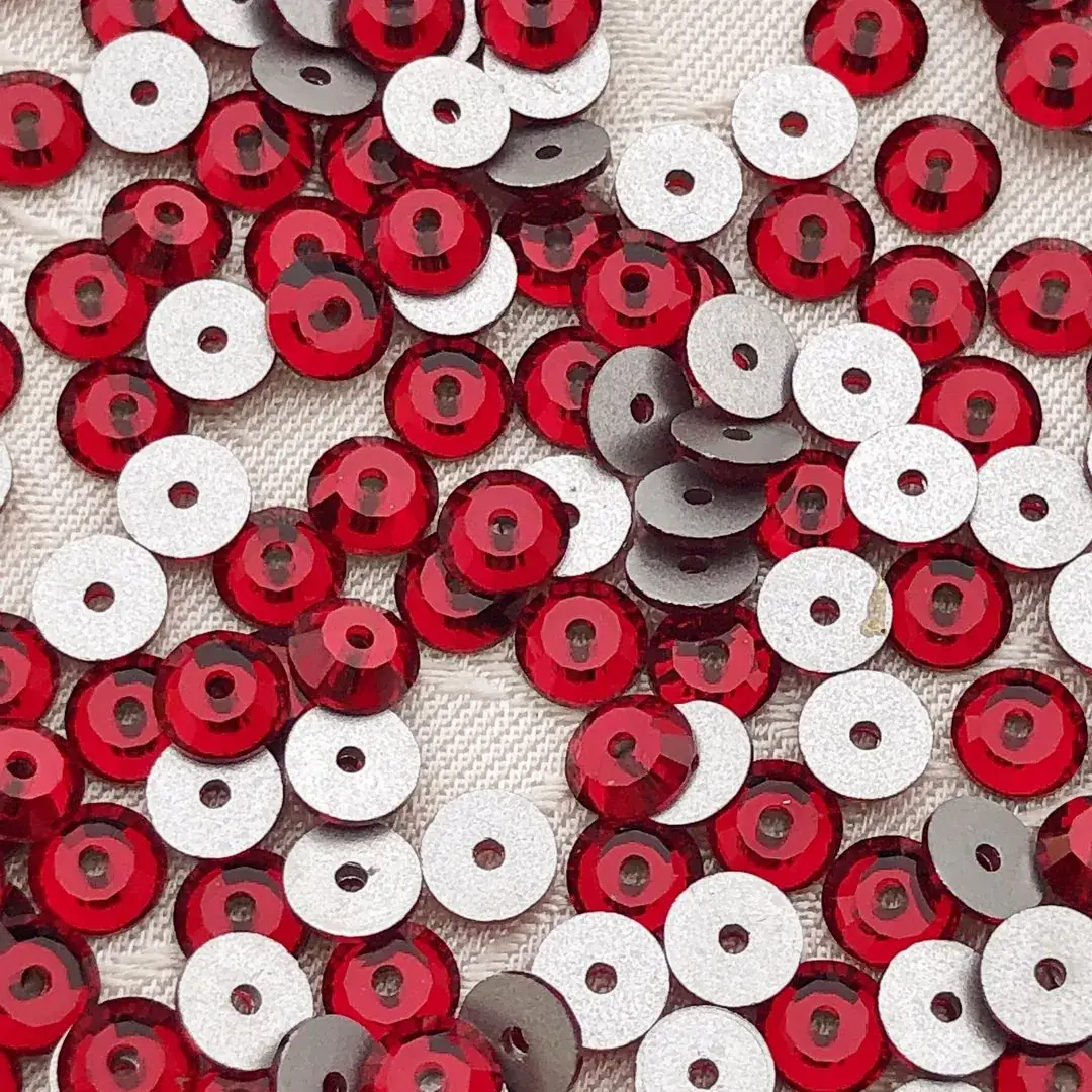 Swarovski Lochstrass weinrot 5 mm – Bild 7 – Chiemgauer Heimatwerk Trachten-Onlineshop Swarovski Lochstrass weinrot 5 mm - Bild 7 - Chiemgauer Heimatwerk Trachten-Onlineshop
