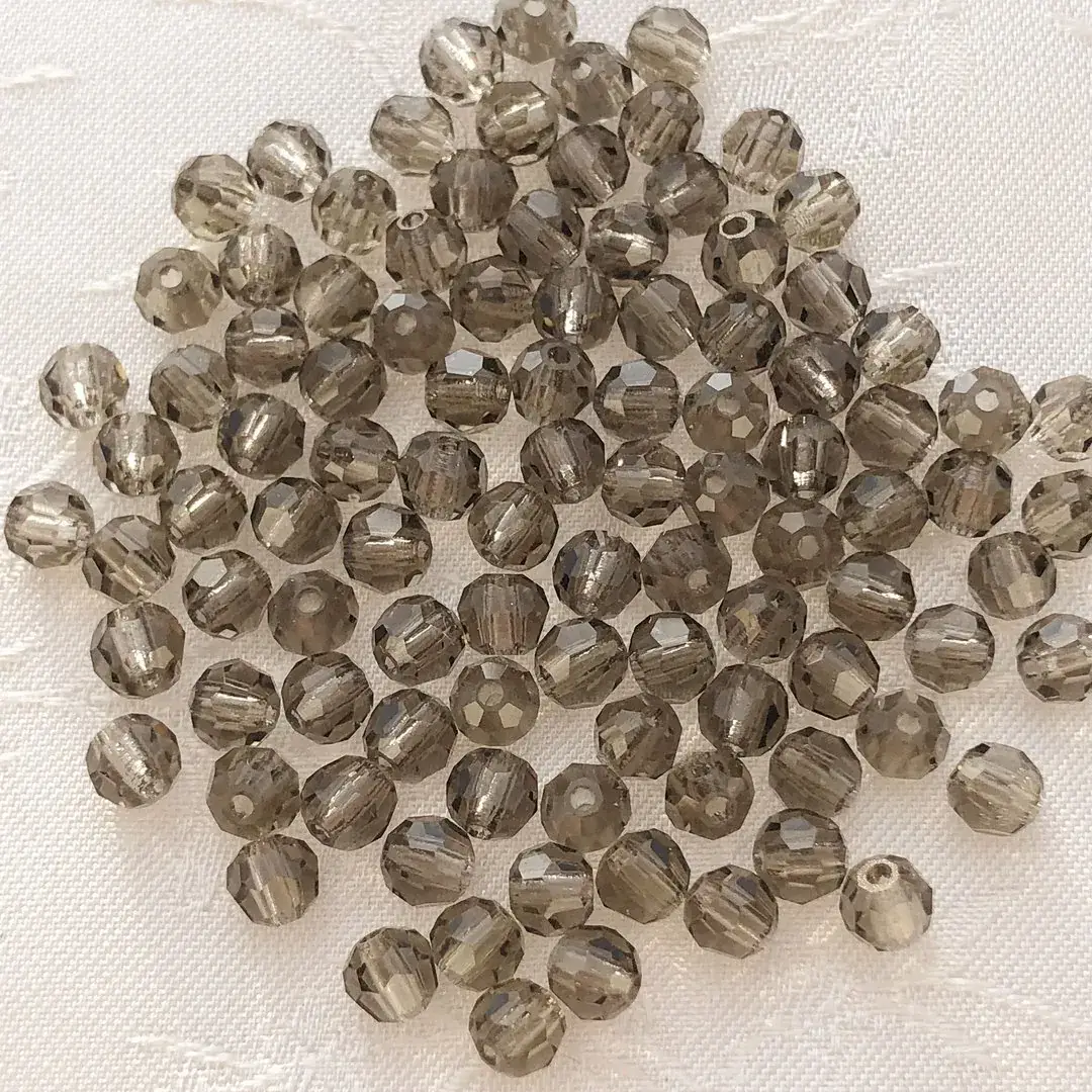 Swarovski Perle geschliffen grau 3 mm – Bild 3 – Chiemgauer Heimatwerk Trachten-Onlineshop Swarovski Perle geschliffen grau 3 mm - Bild 3 - Chiemgauer Heimatwerk Trachten-Onlineshop