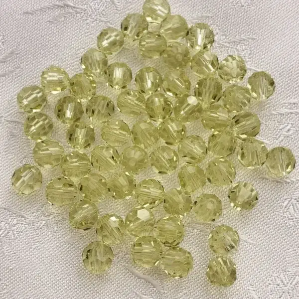 Swarovski Perle geschliffen hellgelb 5 mm – Bild 1 – Chiemgauer Heimatwerk Trachten-Onlineshop Swarovski Perle geschliffen hellgelb 5 mm - Bild 1 - Chiemgauer Heimatwerk Trachten-Onlineshop