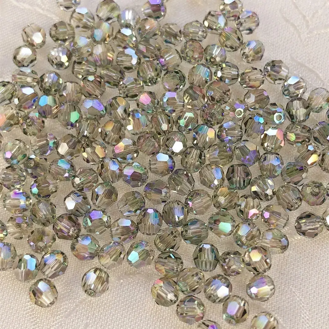 Swarovski Perle geschliffen hellgrau 4 mm – Bild 3 – Chiemgauer Heimatwerk Trachten-Onlineshop Swarovski Perle geschliffen hellgrau 4 mm - Bild 3 - Chiemgauer Heimatwerk Trachten-Onlineshop