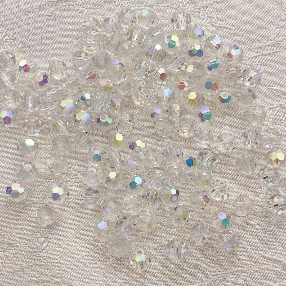 Swarovski Perle geschliffen kristall AB 4 mm – Bild 4 – Chiemgauer Heimatwerk Trachten-Onlineshop Swarovski Perle geschliffen kristall AB 4 mm - Bild 4 - Chiemgauer Heimatwerk Trachten-Onlineshop
