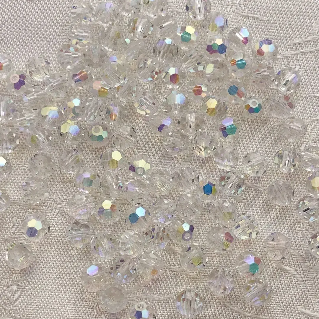 Swarovski Perle geschliffen kristall AB 5 mm – Bild 5 – Chiemgauer Heimatwerk Trachten-Onlineshop Swarovski Perle geschliffen kristall AB 5 mm - Bild 5 - Chiemgauer Heimatwerk Trachten-Onlineshop