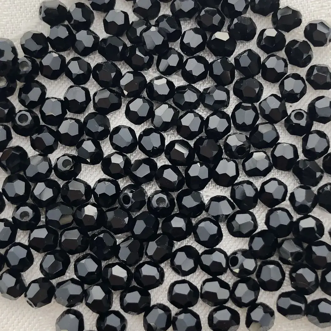 Swarovski Perle geschliffen schwarz 2 mm – Bild 2 – Chiemgauer Heimatwerk Trachten-Onlineshop Swarovski Perle geschliffen schwarz 2 mm - Bild 2 - Chiemgauer Heimatwerk Trachten-Onlineshop