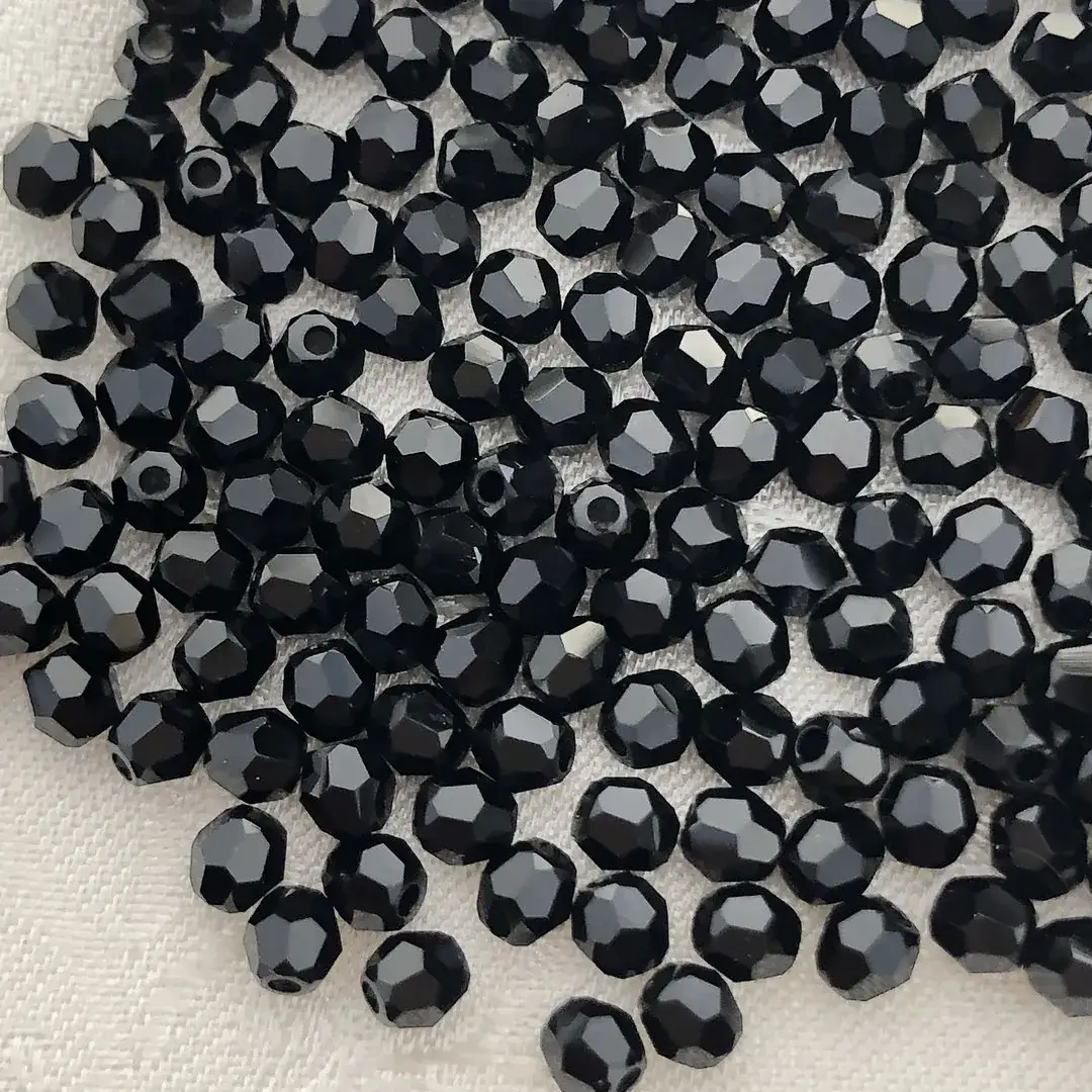 Swarovski Perle geschliffen schwarz 3,5 mm – Bild 5 – Chiemgauer Heimatwerk Trachten-Onlineshop Swarovski Perle geschliffen schwarz 3,5 mm - Bild 5 - Chiemgauer Heimatwerk Trachten-Onlineshop