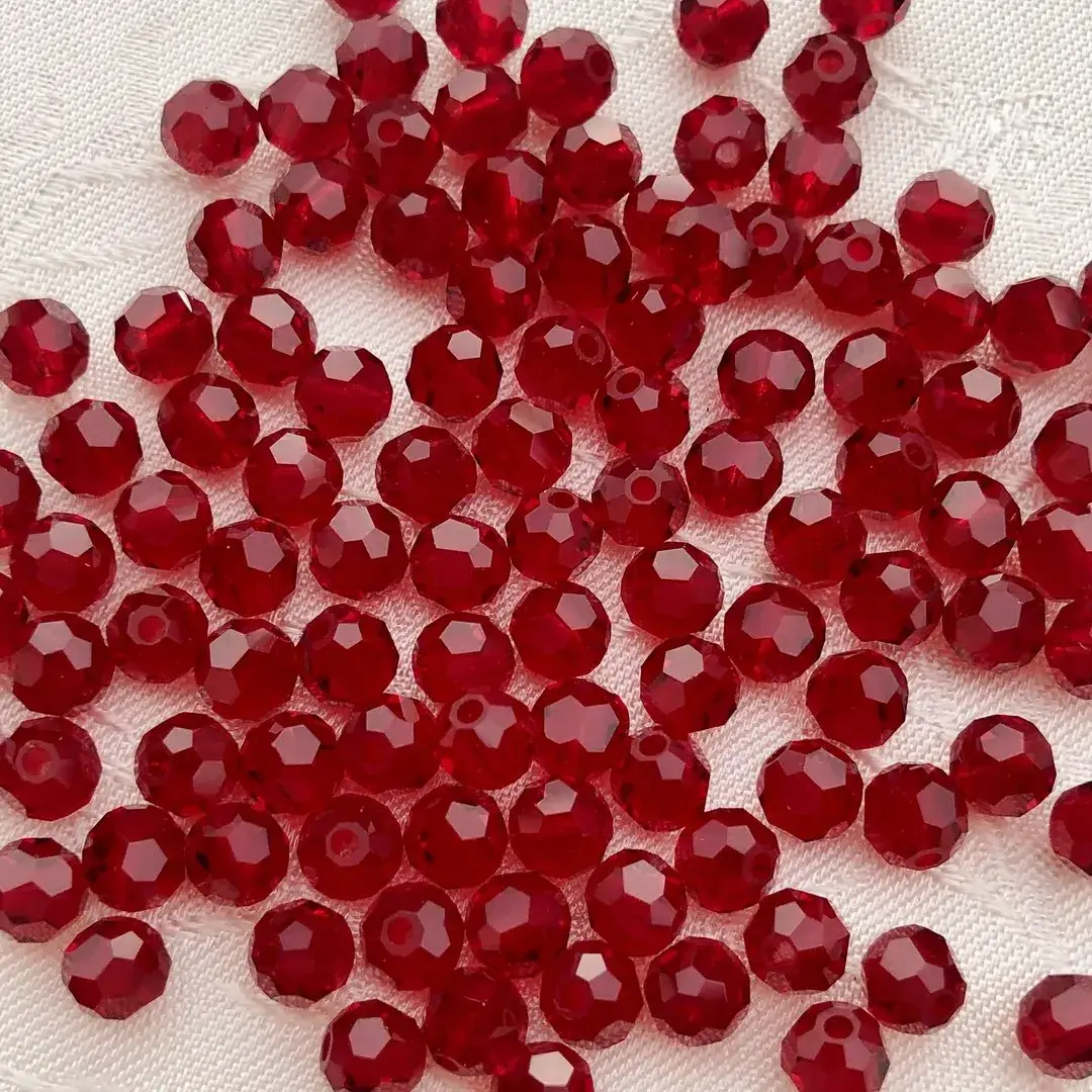 Swarovski Perle geschliffen siam 1,5 mm – Bild 5 – Chiemgauer Heimatwerk Trachten-Onlineshop Swarovski Perle geschliffen siam 1,5 mm - Bild 5 - Chiemgauer Heimatwerk Trachten-Onlineshop