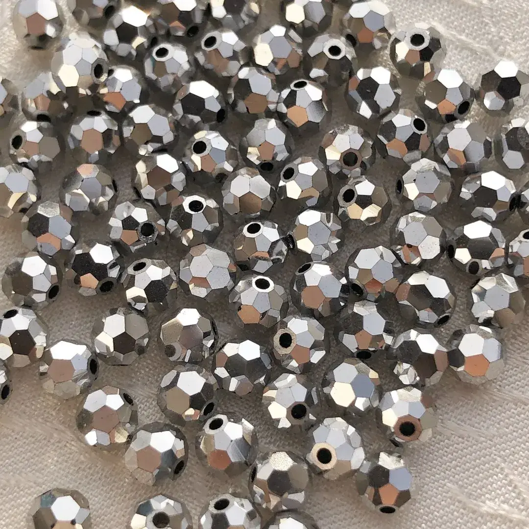 Swarovski Perle geschliffen silber 4 mm – Bild 8 – Chiemgauer Heimatwerk Trachten-Onlineshop Swarovski Perle geschliffen silber 4 mm - Bild 8 - Chiemgauer Heimatwerk Trachten-Onlineshop