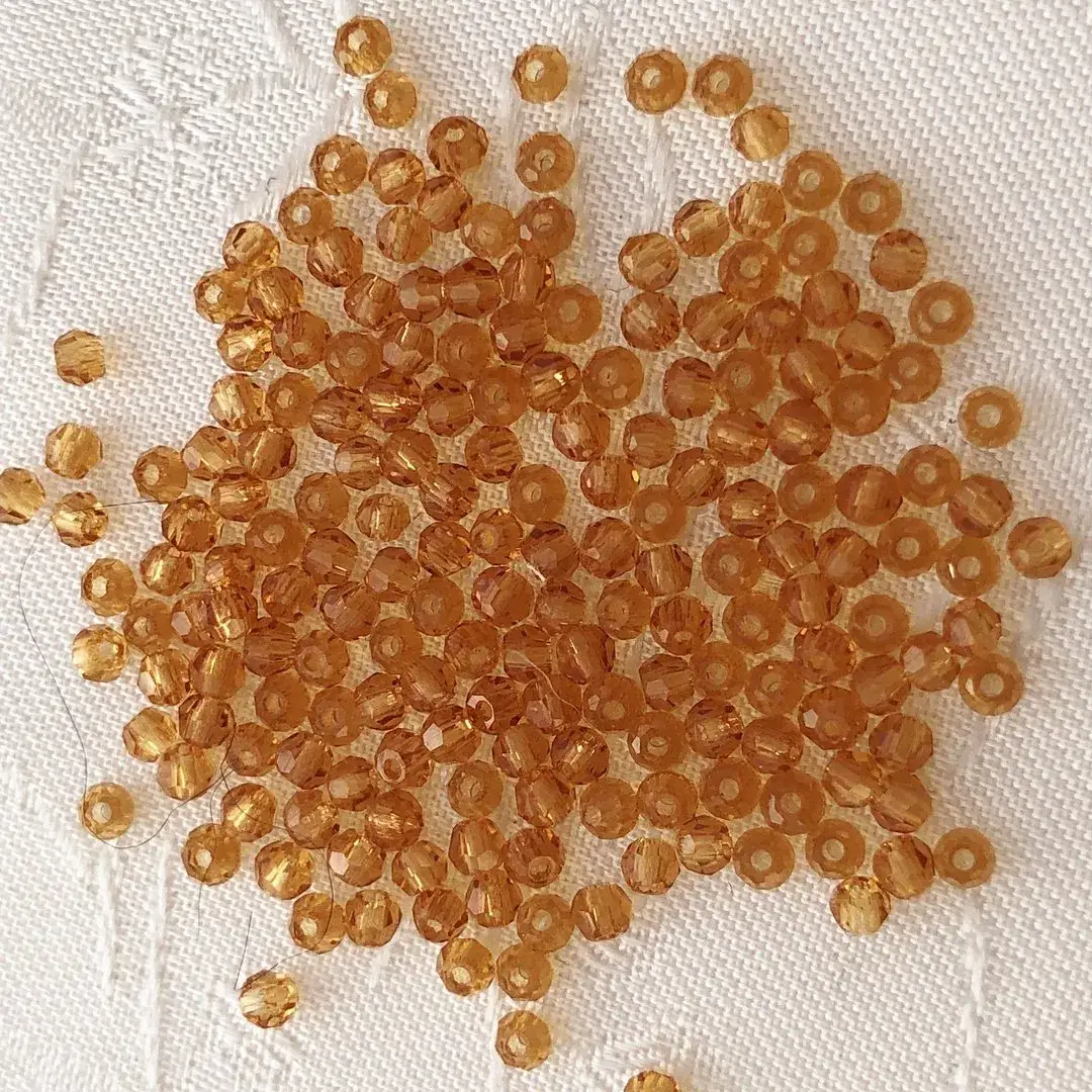 Swarovski Perle geschliffen topas 1,5 mm – Bild 4 – Chiemgauer Heimatwerk Trachten-Onlineshop Swarovski Perle geschliffen topas 1,5 mm - Bild 4 - Chiemgauer Heimatwerk Trachten-Onlineshop