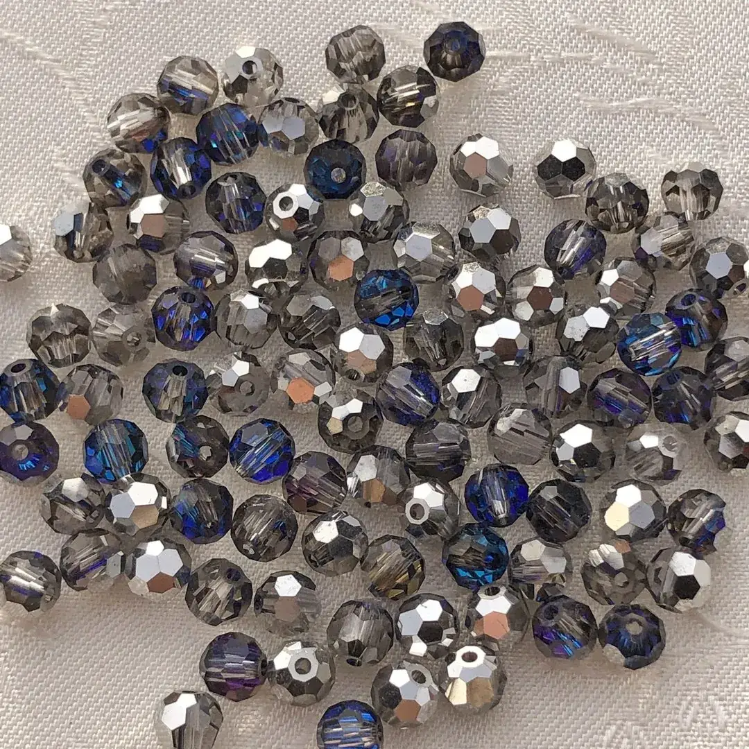 Swarovski Perle geschliffen violett 4 mm – Bild 5 – Chiemgauer Heimatwerk Trachten-Onlineshop Swarovski Perle geschliffen violett 4 mm - Bild 5 - Chiemgauer Heimatwerk Trachten-Onlineshop