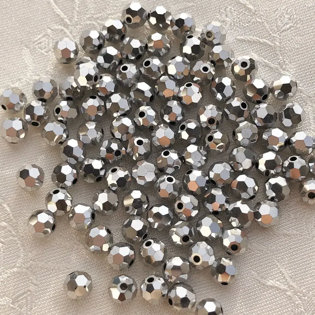 Swarovski Perlen 4 mm in echt versilbert – Bild 8 – Chiemgauer Heimatwerk Trachten-Onlineshop Swarovski Perlen 4 mm in echt versilbert - Bild 8 - Chiemgauer Heimatwerk Trachten-Onlineshop