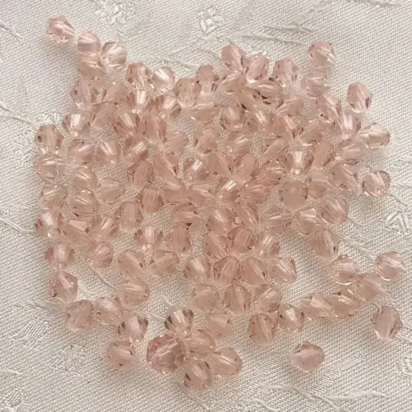 Swarovski Rhombe geschliffen altrosa 4 mm – Bild 1 – Chiemgauer Heimatwerk Trachten-Onlineshop Swarovski Rhombe geschliffen altrosa 4 mm - Bild 1 - Chiemgauer Heimatwerk Trachten-Onlineshop